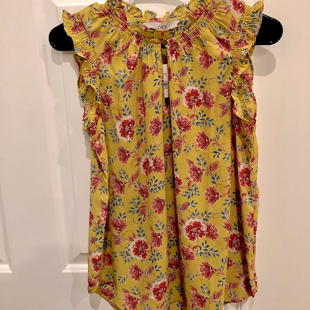 New with tags Loft Yellow Floral Shell Blouse  (Adult Extra Small)